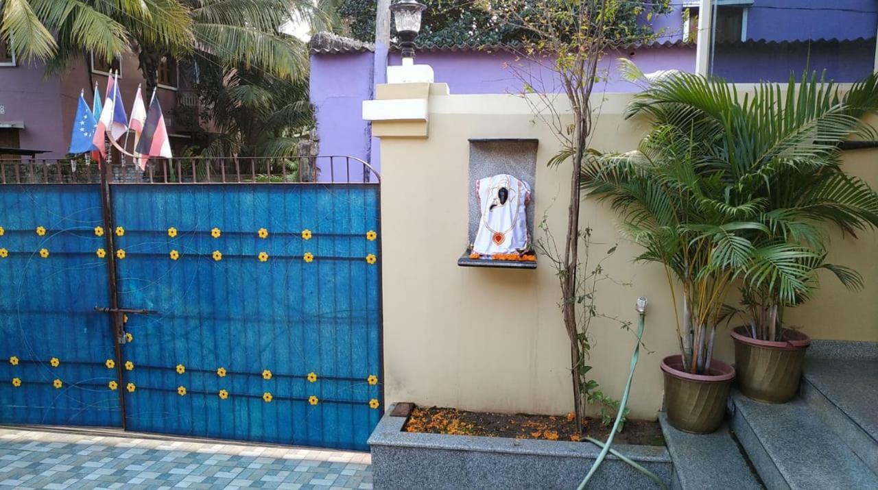 Nest Guest House บูบันเนสชวาร์ ภายนอก รูปภาพ